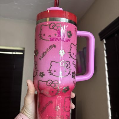 LV x HELLO KITTY Engraved Stanley Tumbler Hot Trend 2026 - LXSNMC