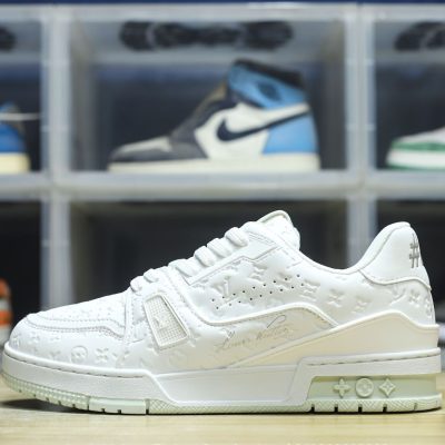 Louis Vuitton Trainers Monograms NNL241107032